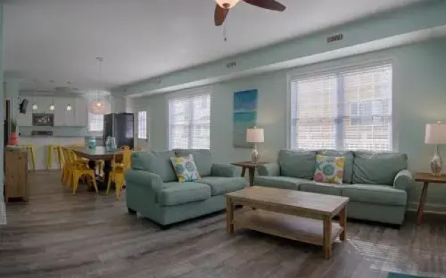 Beach Bungalow 8