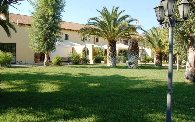 Scenic Holiday Home in Trinitapoli with Swimming Pool