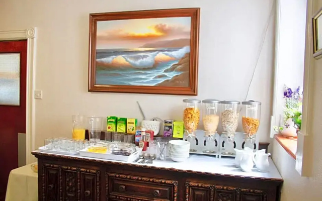 Helmsman Guesthouse
