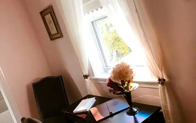 Country Charm B & B