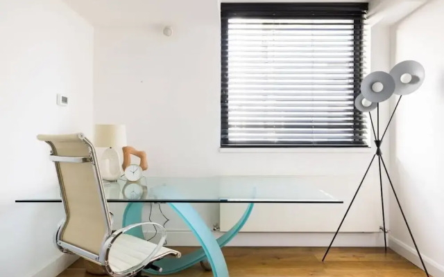 The River Thames View - Stunning 2bdr Flat With Study Room + Balcony