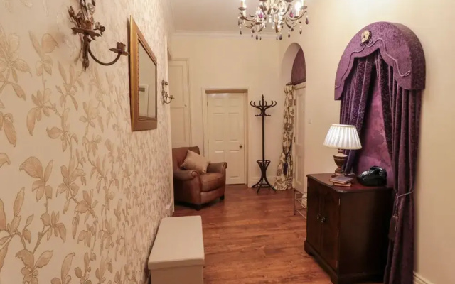 Sneaton Hall Apartment 4