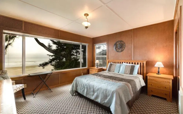 Agate Beach Oceanfront