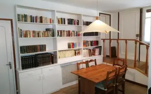 Apartamentos 3000 Escarrilla