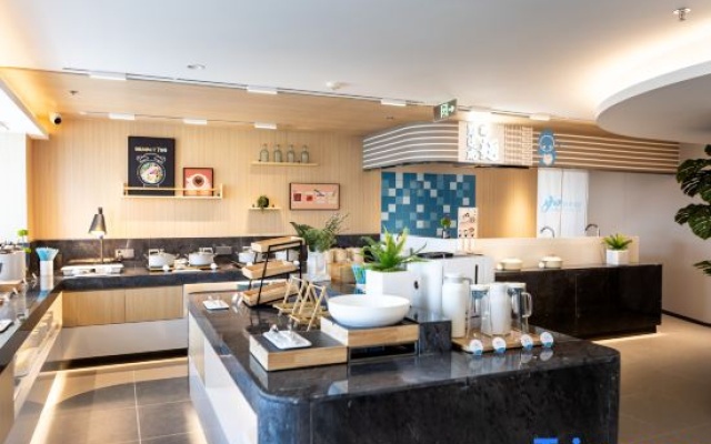 YUNIK E-sports Hotel