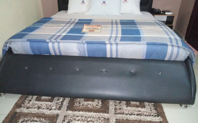 Multifield Hotel & Suites