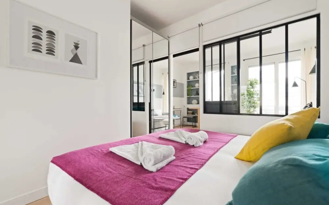 Chic Apartment Near the Champs-elysées