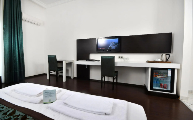 Doc'S Hotel Thermal Clinic