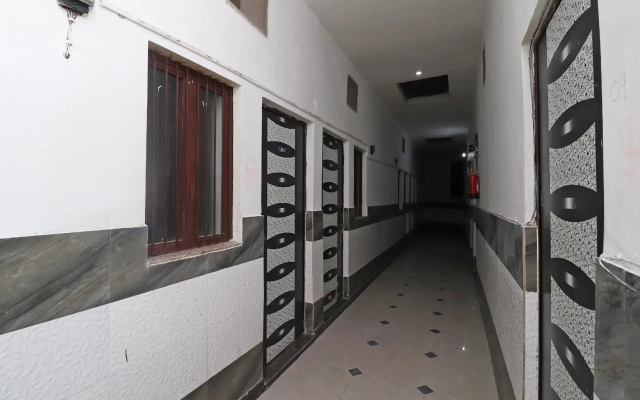 OYO 36723 Hotel Metro