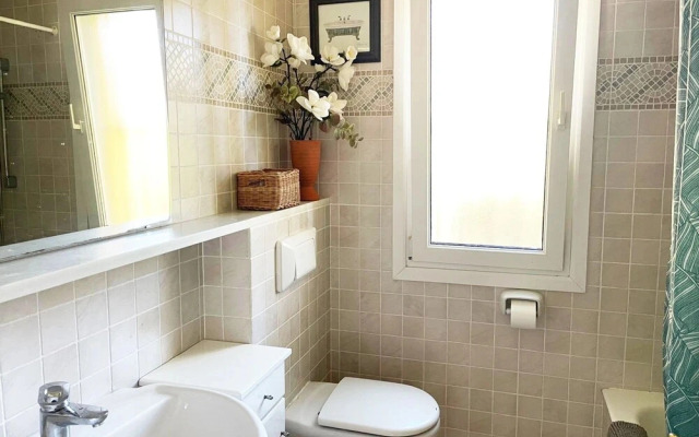 Ch103 in Oliva With 3 Bedrooms and 2 Bathrooms