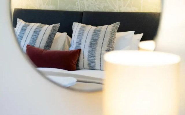 At The Bay: Quintessential Cottage in St Andrews