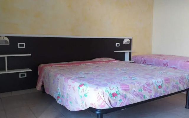 Room-quadruple Room in Pineto - Just a f