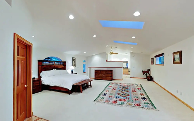 Westlake Village - 3 Br Home