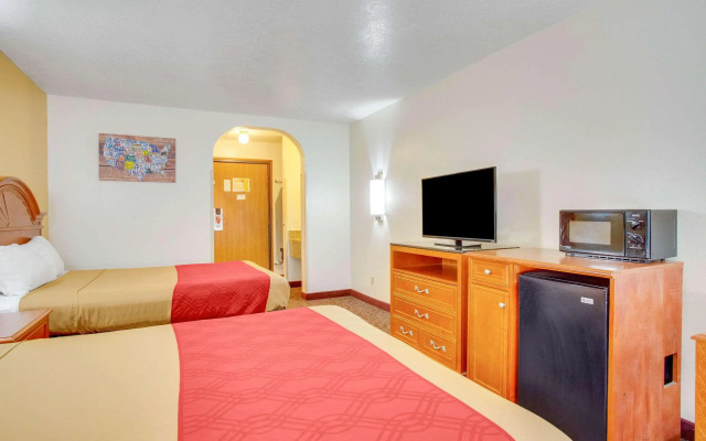 Econo Lodge Inn & Suites Albuquerque East I-40 Eubank Exit