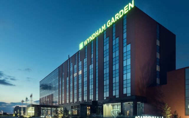 Гостиница Wyndham Garden Astana Казахстан, Нур-Султан - 1 отзыв об отеле, цены и фото номеров - забронировать гостиницу Wyndham Garden Astana онлайн вид на фасад