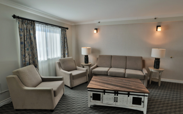 Oak Island Resort & Conference Centre