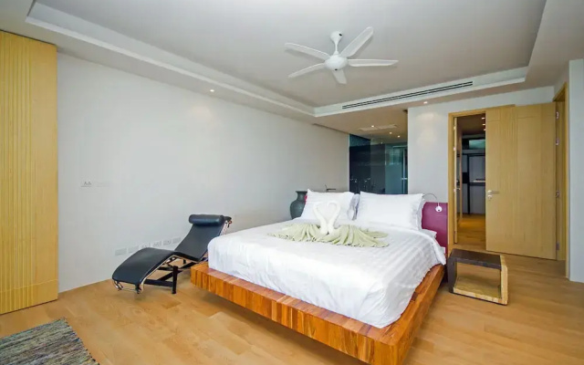 Luxury Hillside Residence at Bangtao
