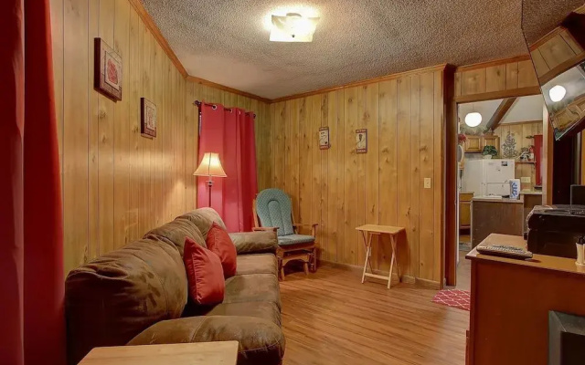 Bear Hugs 1 Bedroom 1 Bathroom Chalet