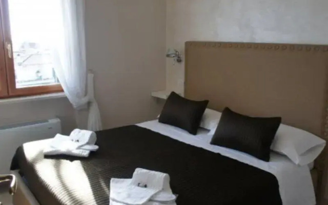 Aurelia Palace