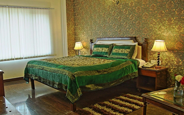 Karnal Haveli Hotel