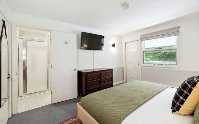 Mountaineer Inn