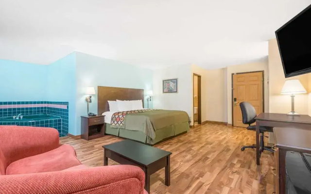 Clarion Pointe Indianapolis Airport