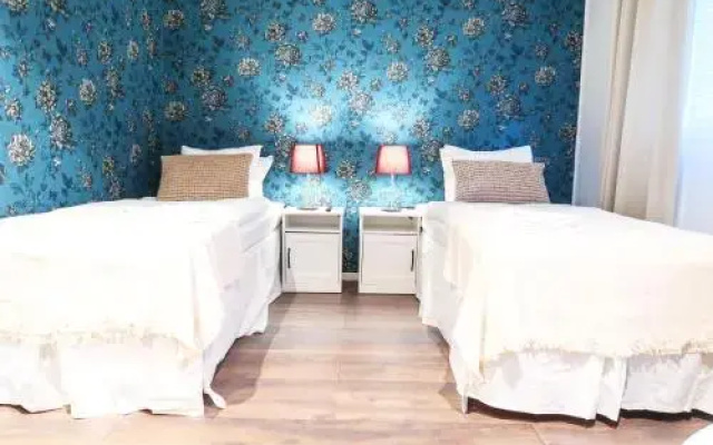 Hotel & Hostel 4 U