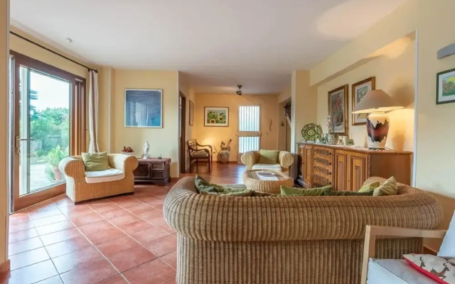 Marvellous Holiday Home near Palermo with Pool & Garden
