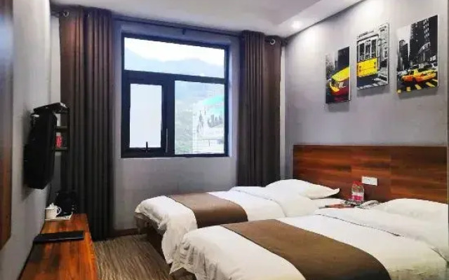 Yijia Hotel