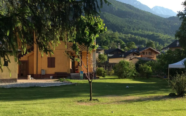 La Maison De Chantal