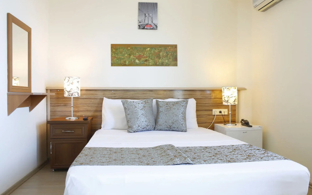 Amphora Hotel