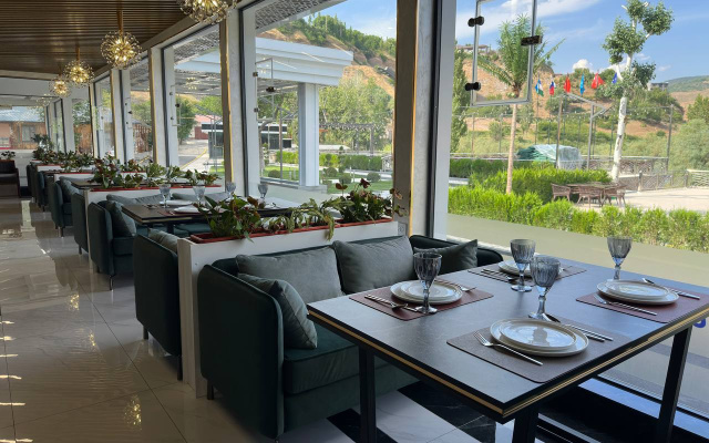 Ugam Michelen Hotel