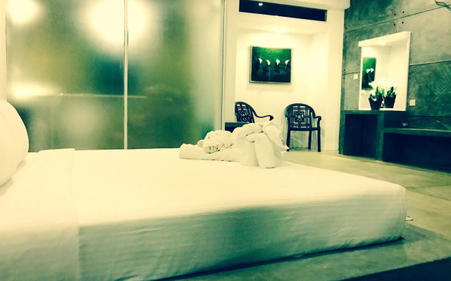 8 Plus Motels