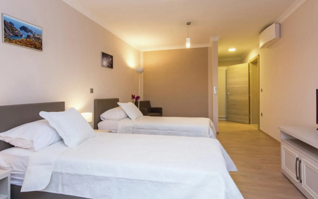 Lovely Villa in Debeljak with Heated Private Pool