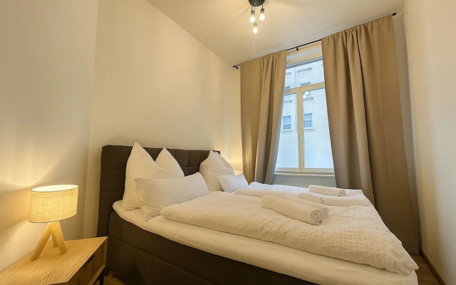 170m2 Apartment bis zu 15 P. 1min UBahn