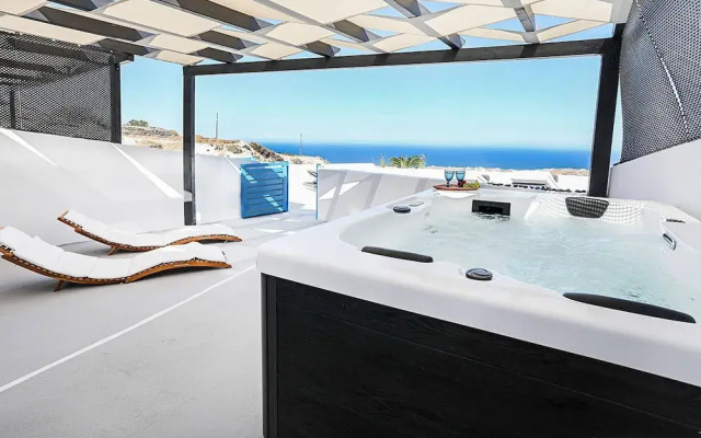 Evas Suite With Outdoor Hot Tub And Sea View