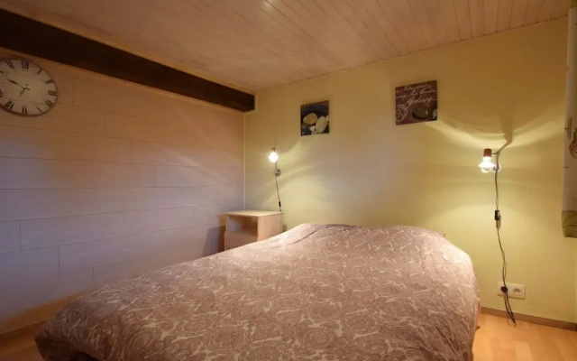 Comfortable Cottage Near Lake Cherapont