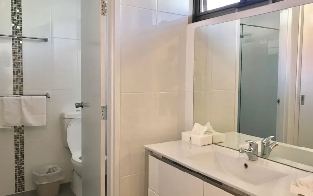 Comfort Inn Main Lead