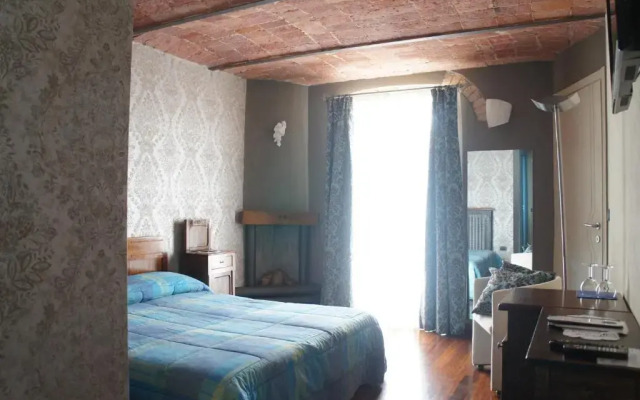 Red Wine - Guest House
