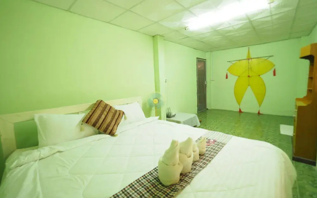 Ram Yai Homestay - Hostel