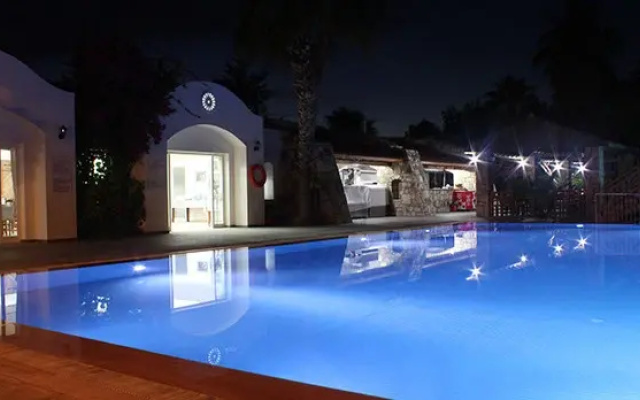 Tamarisk Beach Hotel