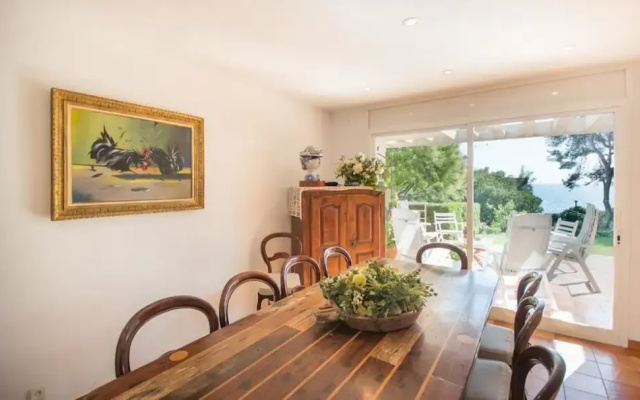 Villa Cossis Beach TVL 32