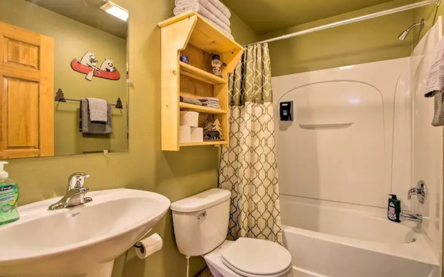Pet-friendly Warrens Cabin w/ Fire Pit!