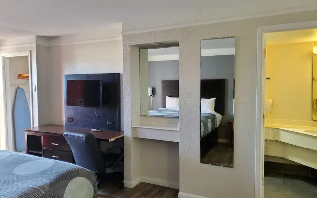 Budget Host Inn- Medical Center