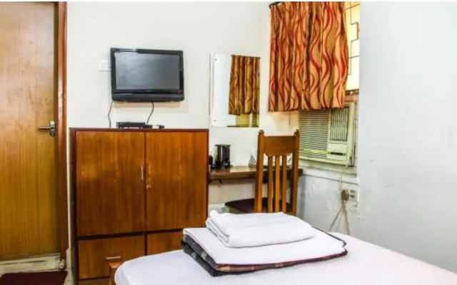 Hotel Basera