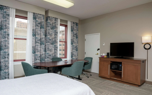 Hampton Inn Indianapolis Downtown Across from Circle Centre