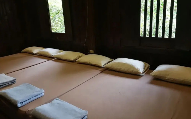 Kumkhumsriwangchai Amphawa