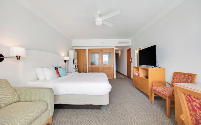 Oceanfront Balcony Access to Pool Condado Area