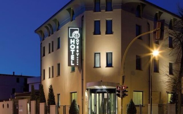 Отель Ovest Италия, Пьяченца - отзывы, цены и фото номеров - забронировать отель Ovest онлайн вид на фасад