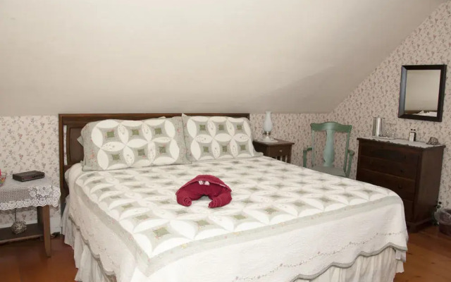 Candlebay Inn